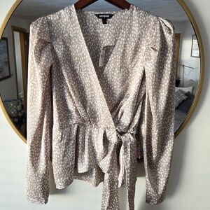 NWT Express Champagne Tan Print Wrap Tie Waist Peplum Top Size Small Work Blouse